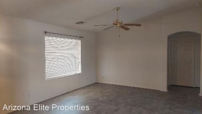 Building Photo - 2 br, 2 bath House - 10944 E Lindner Ave