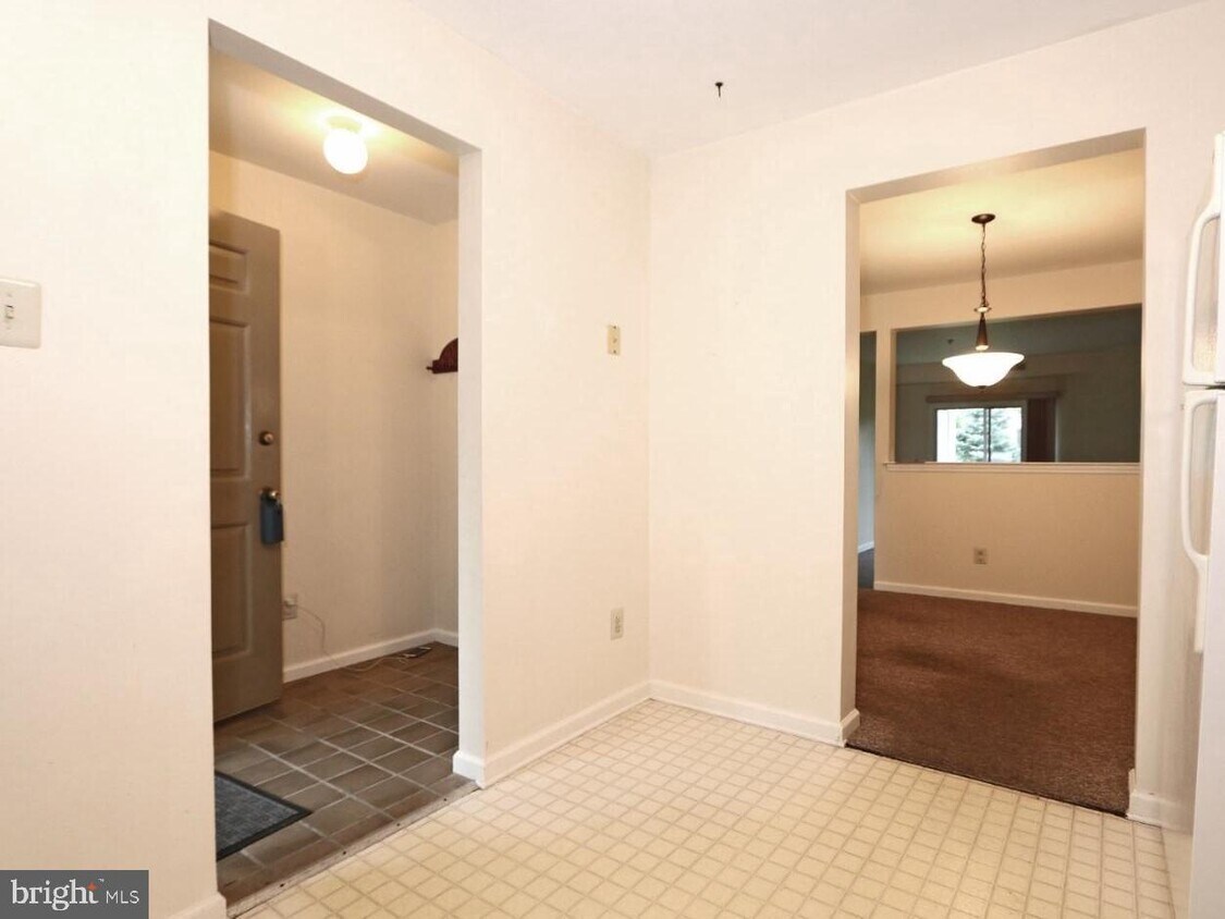 Primary Photo - 563 Astor Square