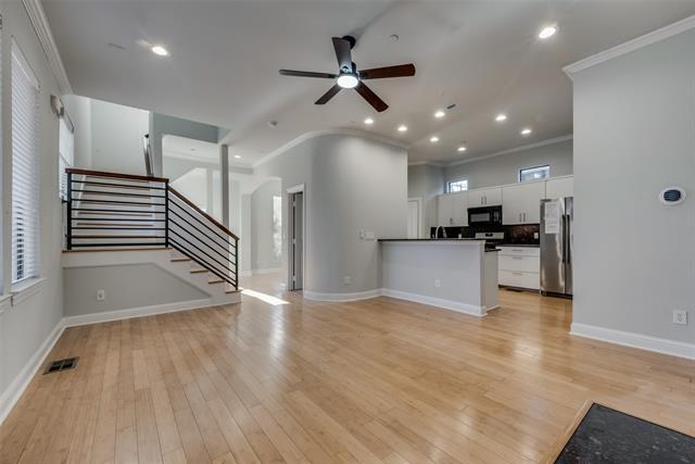 Foto del edificio - 4432 Bowser Ave