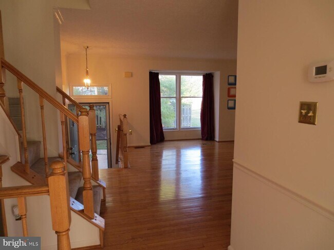 Foto del edificio - 301 Twisted Stalk Dr