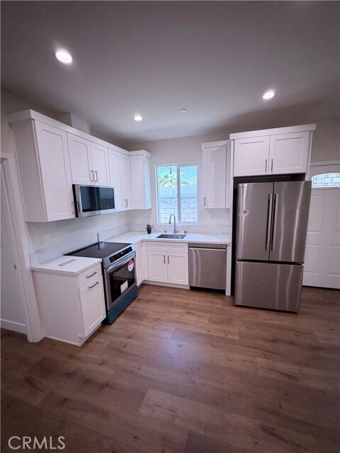 Foto del edificio - 8146 Vantage Ave