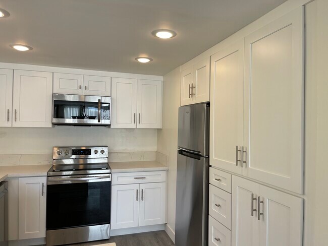 Building Photo - 32709 Seagate Dr