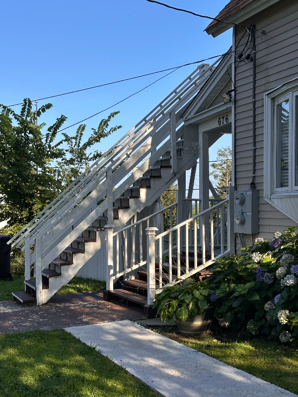 Building Photo - 676 Hampden St