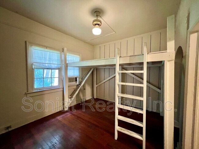 Foto del edificio - 619 St Philip St