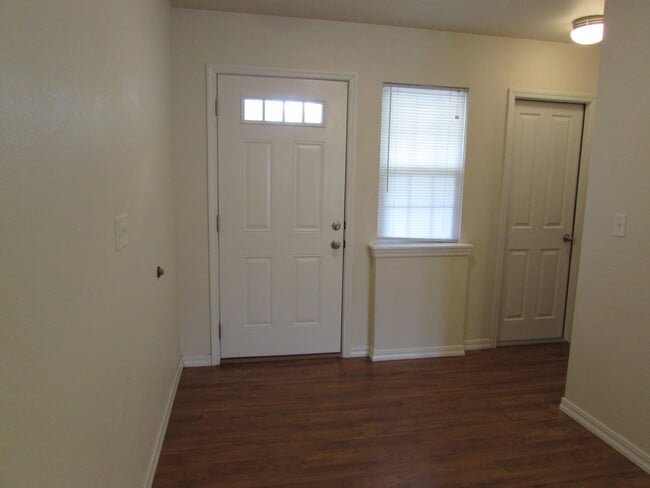 Building Photo - 6539-MF1-E2