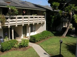 Building Photo - 23732 Hillhurst Dr