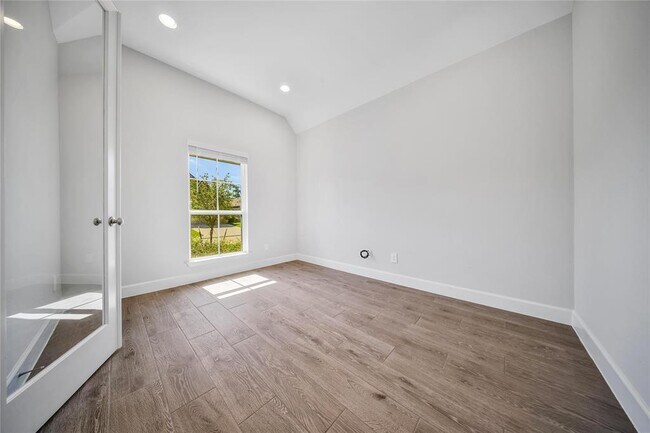 Foto del edificio - 615 Sand Branch Dr