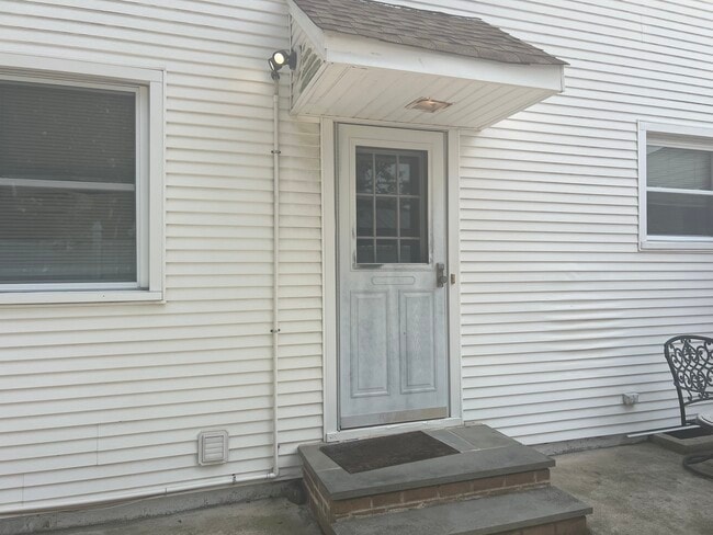 door to patio/yard - 2690 Park Ave