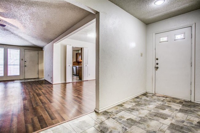 Foto del edificio - 3204 Foxboro Dr