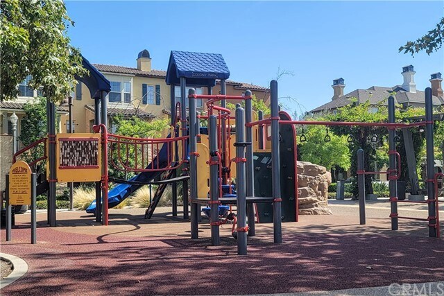 Building Photo - 651 E Valencia St