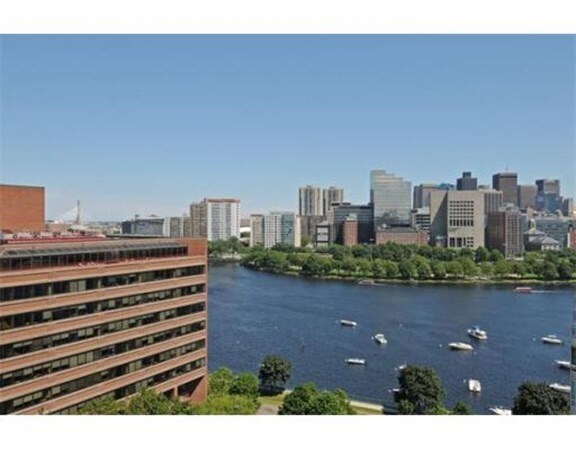 Foto del edificio - 1 Rogers St