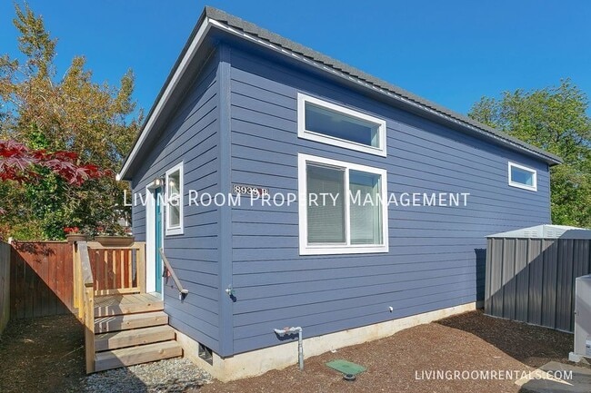 Building Photo - 8939 N Fortune Ave