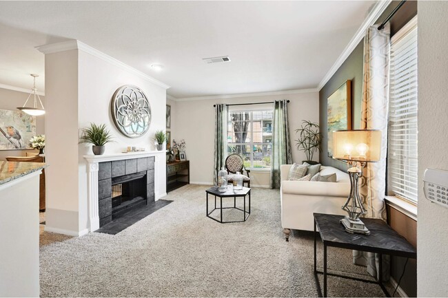 1BR, 1BA - 871SF - Living Room - La Salle