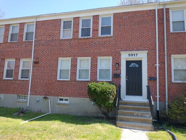 Building Photo - 5917 Chinquapin Pkwy