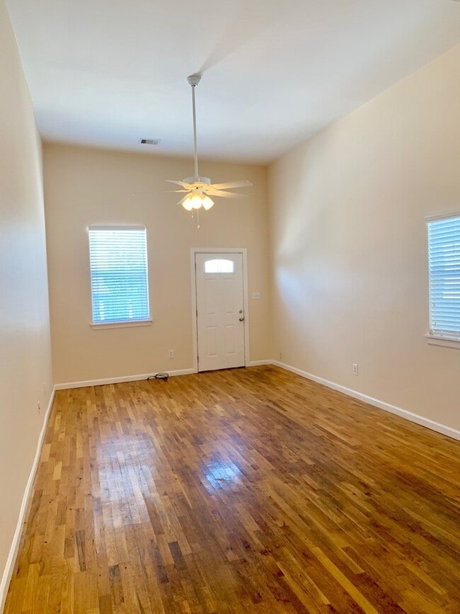 Photo - 2539 Gravier St Apartment