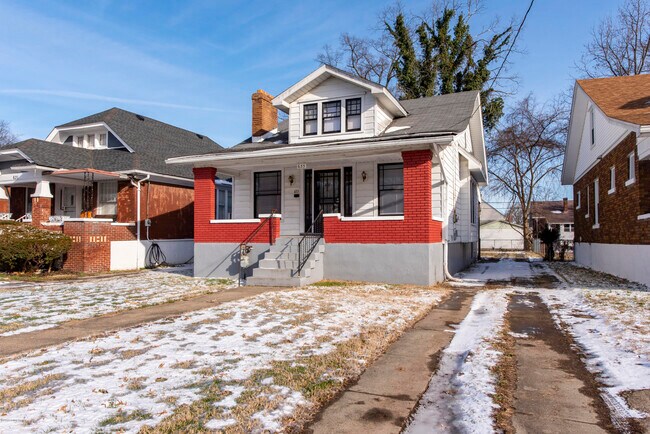Building Photo - 633 S 42nd St