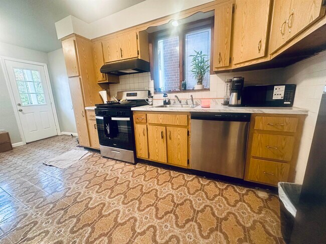 Foto del edificio - 97 Sanford Pl