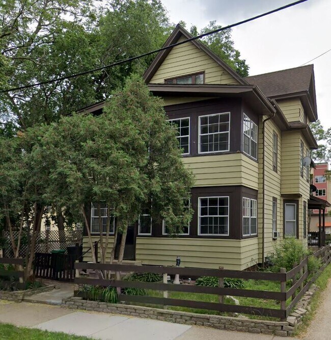 Foto del edificio - 154 12th Ave NE