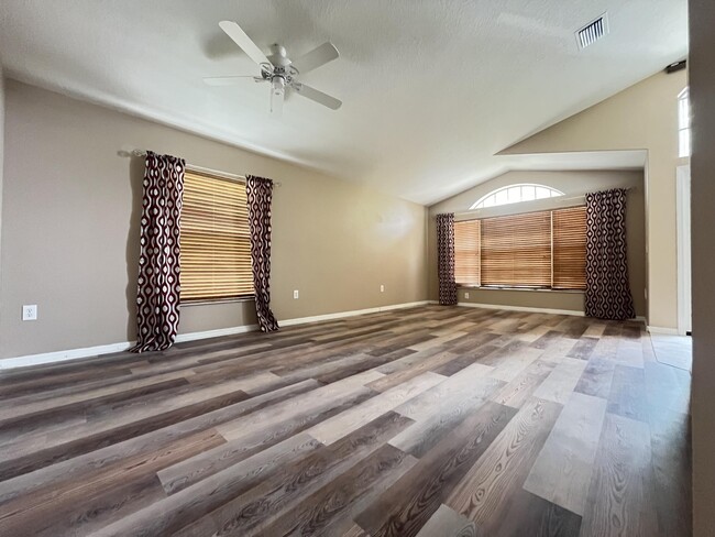 Building Photo - 4914 Worthington Cir