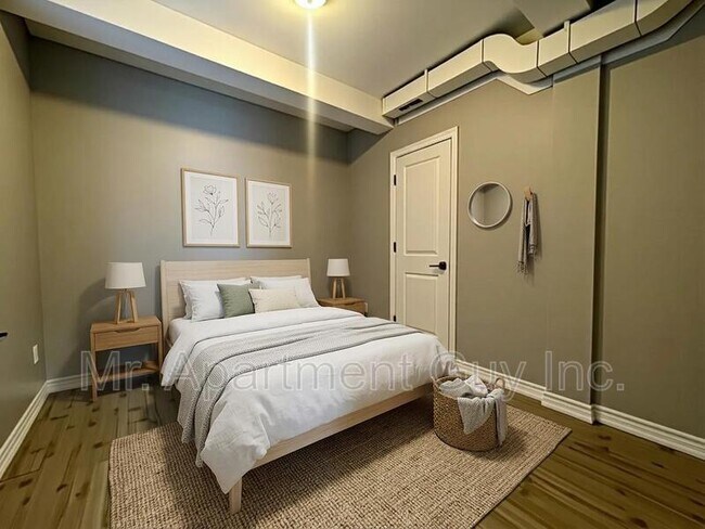 Photo du bâtiment - 827 Main St E