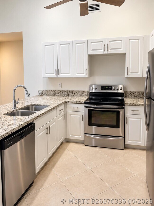 Foto del edificio - 283 Springdale Cir