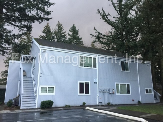 Building Photo - 17726 NE Glisan St