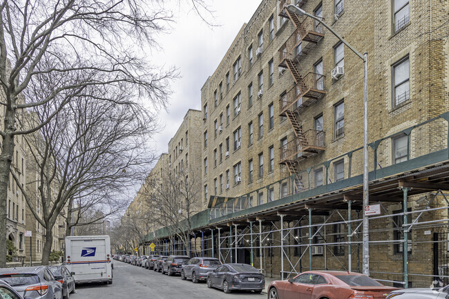 Building Photo - Devon Hall