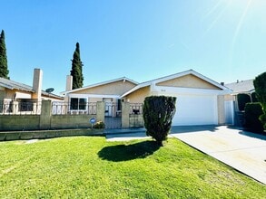 Building Photo - 13630 Hart Dr