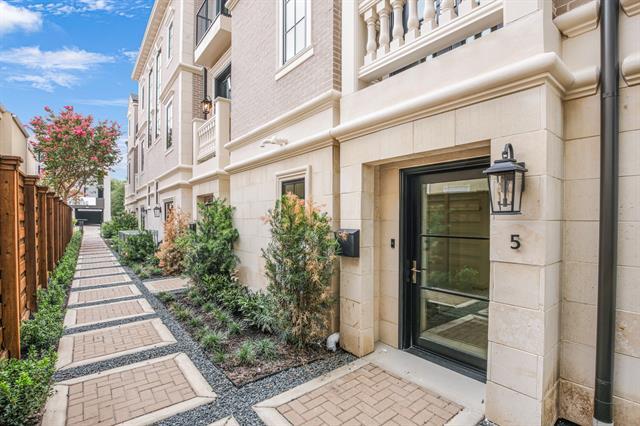 Foto del edificio - 3428 Daniel Ave