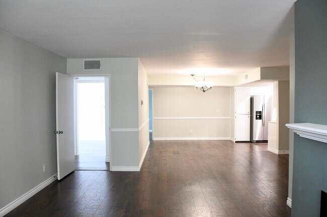 Foto del edificio - 14804 Magnolia Blvd