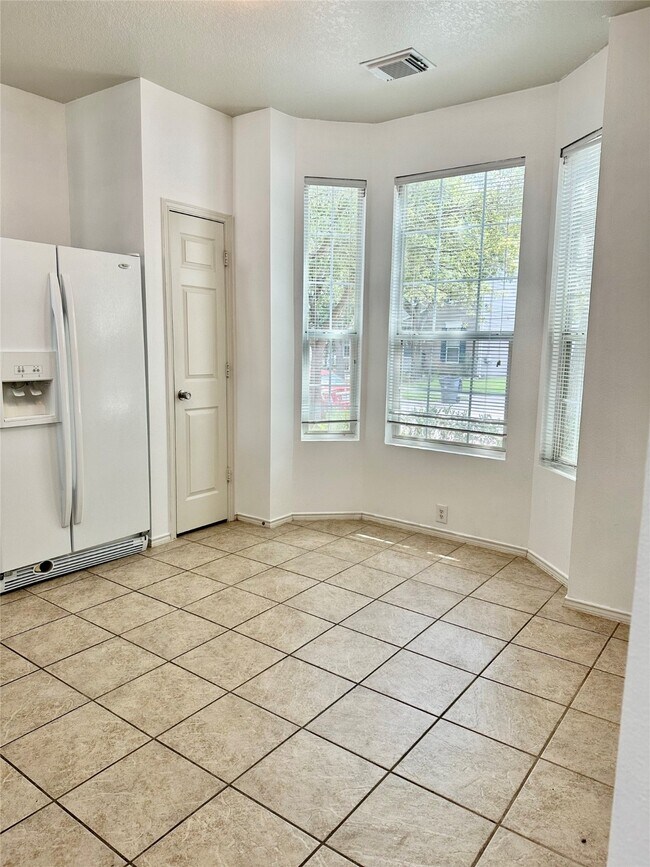 Foto del edificio - 29740 Sullivan Oaks Dr