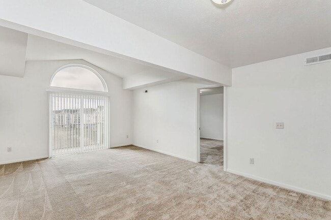 Building Photo - Limestone Creek Apartment Homes