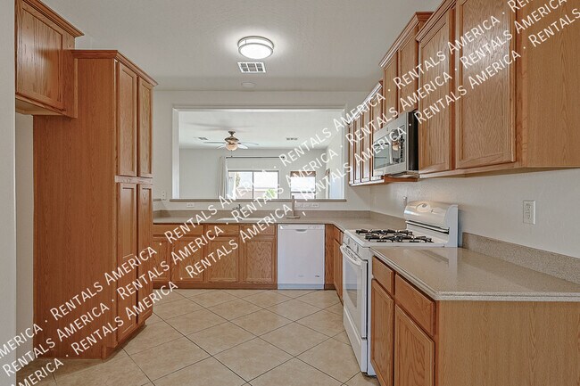 Foto del edificio - 15289 W Desert Hills Dr