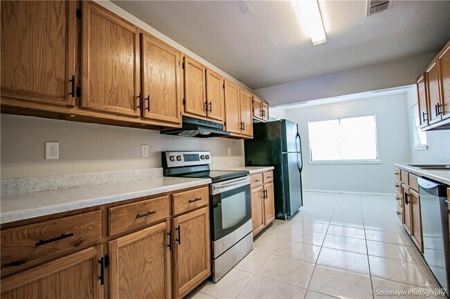 Building Photo - 116 W Enfield Rd