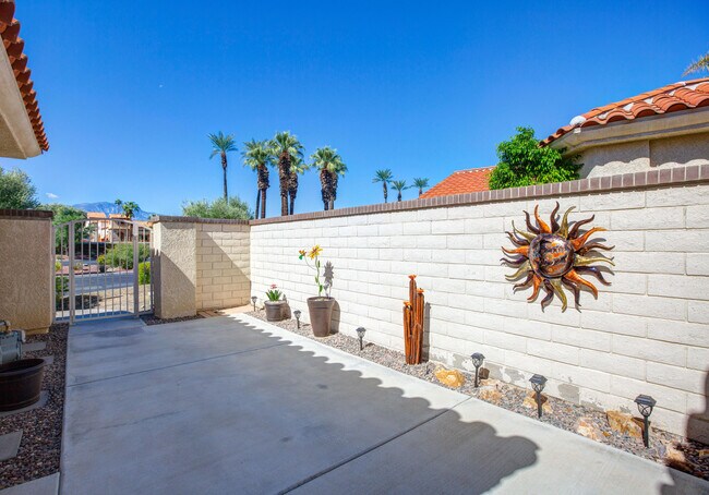 Building Photo - 106 Caserta Ln