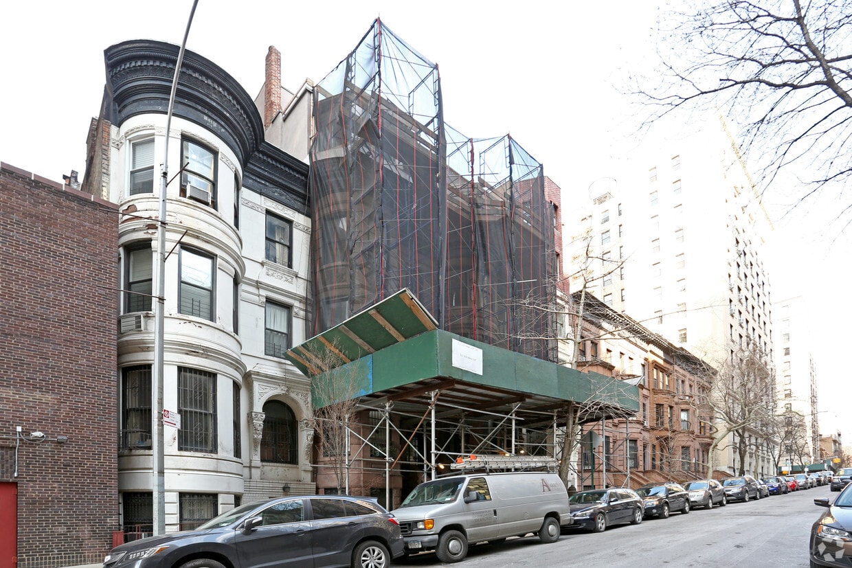 Building Photo - 317-319 W 103rd St