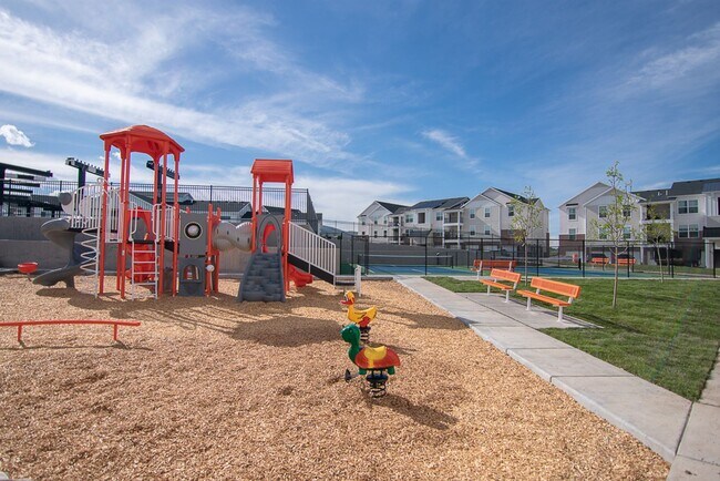 Building Photo - Gorgeous 4-Bedroom Townhome at the Exchang...
