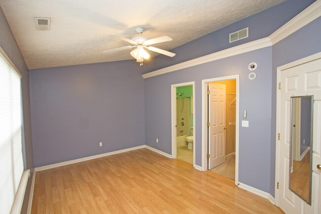 Building Photo - 2321 Winterset Dr
