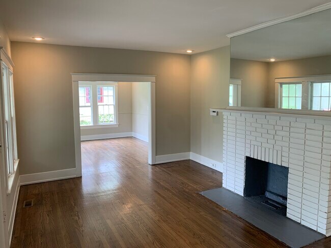 Spacious Living and Dining Rooms - 1520 36th St N
