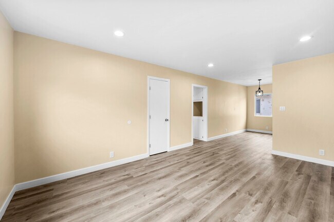 Foto del edificio - 4317 W 120th St