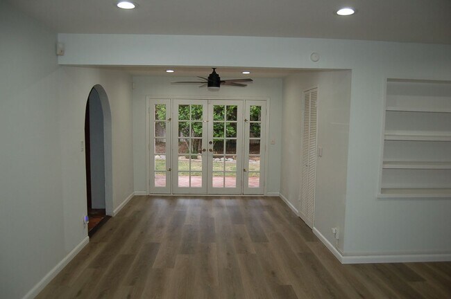 Foto del edificio - 211 Tanforan Ln