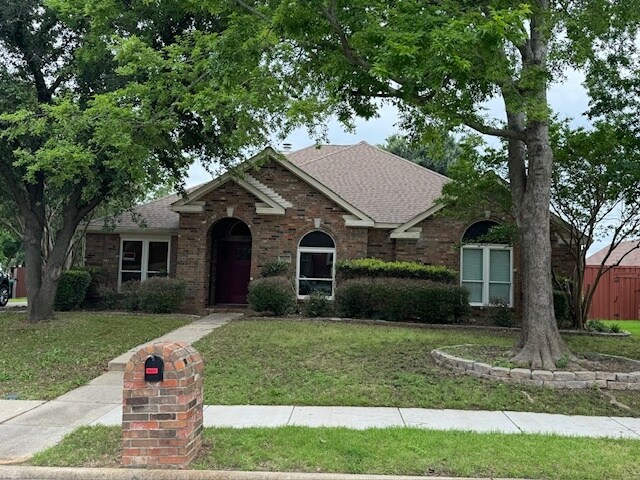 Primary Photo - 1000 Abbots Ln
