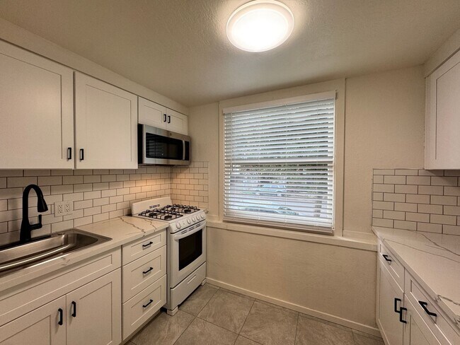 Foto del edificio - 715 18th St