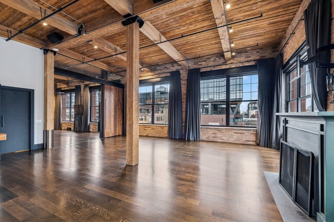 Foto del edificio - 1000 W Washington Blvd