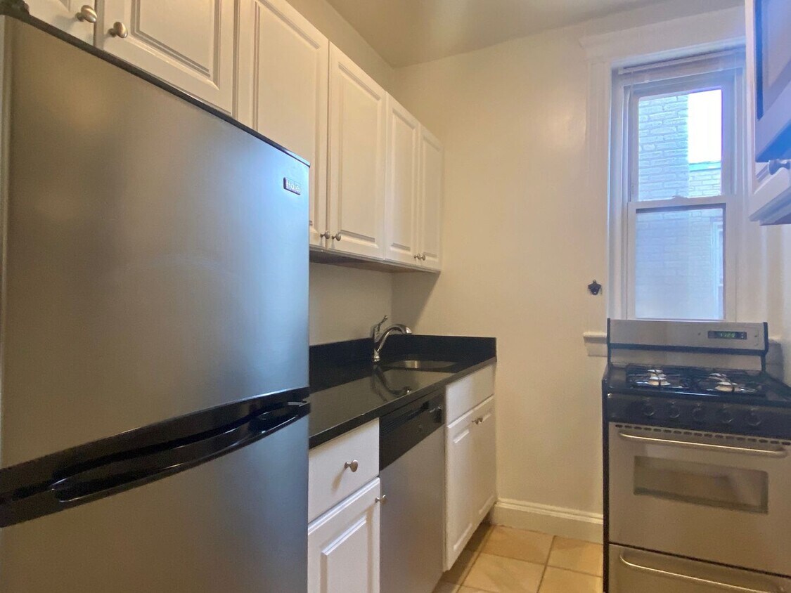 Primary Photo - September Amazing 1bed in Allston! Fitness...