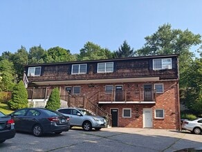 Building Photo - 18 Broadview Hts