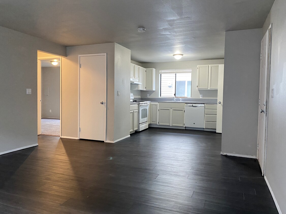 Kitchen+Living - 8436 Delridge Way SW