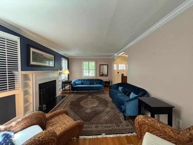 Building Photo - Charming North Arlington Home with Modern ...