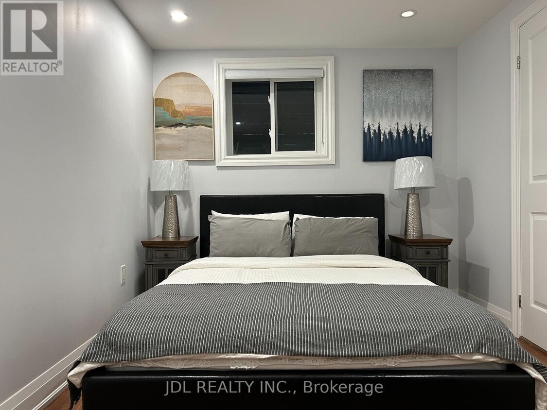 Building Photo - 973 Willowdale Ave