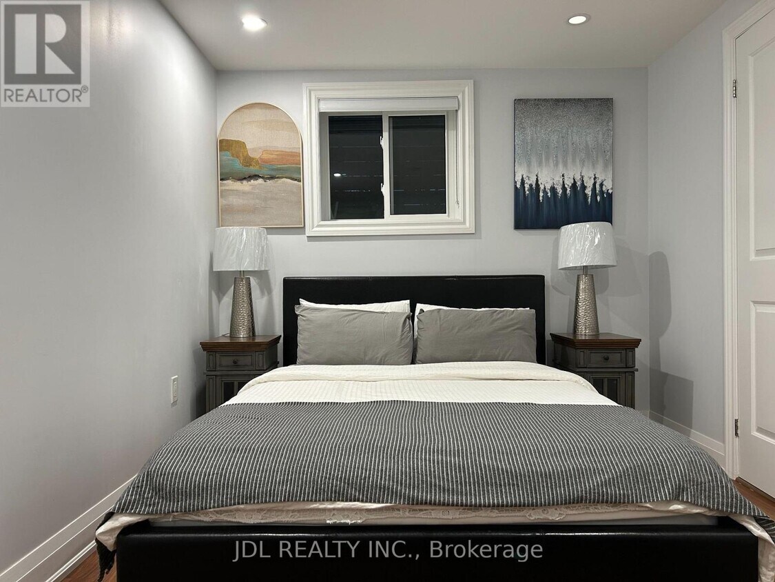 Photo du bâtiment - 973 Willowdale Ave